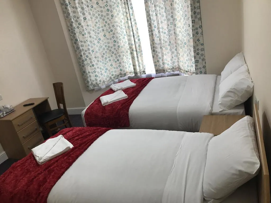Woodlands Lodge Ilford Hotel