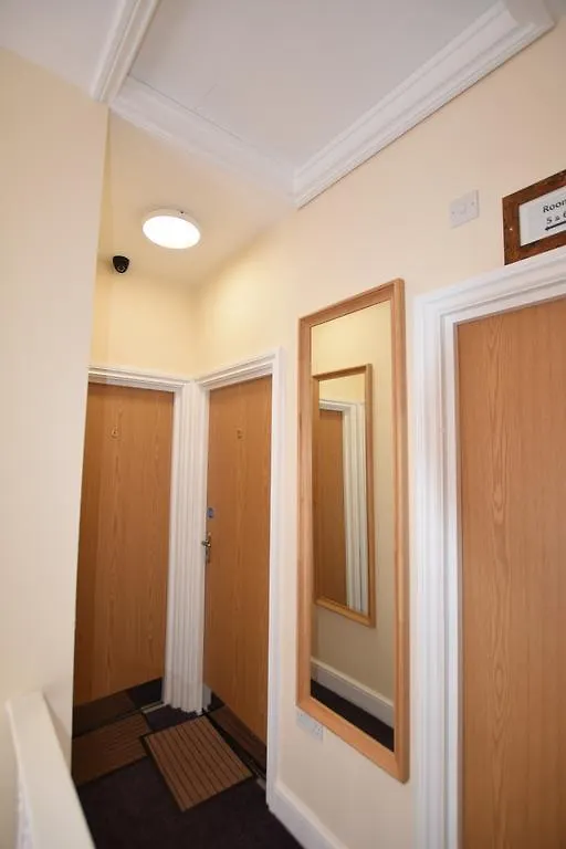 Woodlands Lodge Ilford Hotel