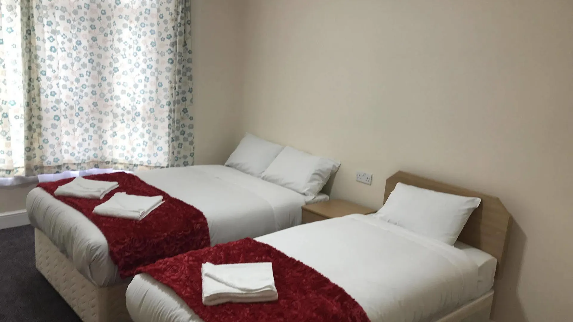 Woodlands Lodge Ilford Hotel